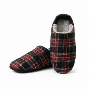 Wondershop Red & Black Plaid Slipper Socks, Faux Fur, Men 8.5-10.5 /Women 10-12